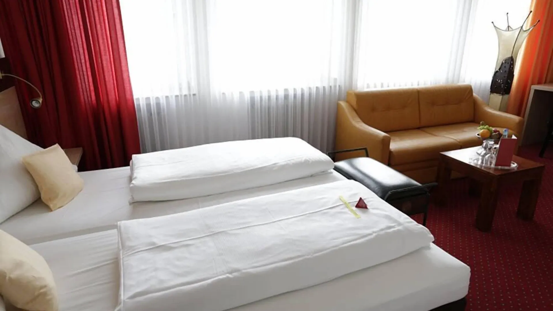 ***  Hotel Cascade Superior Dusseldorf Germany